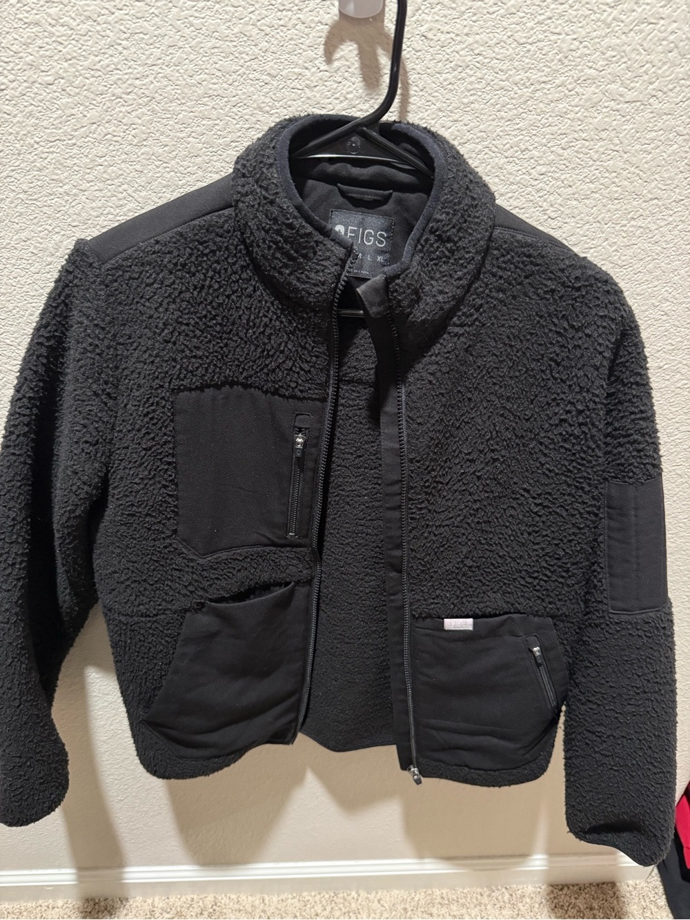 FIGS black Sherpa jacket small